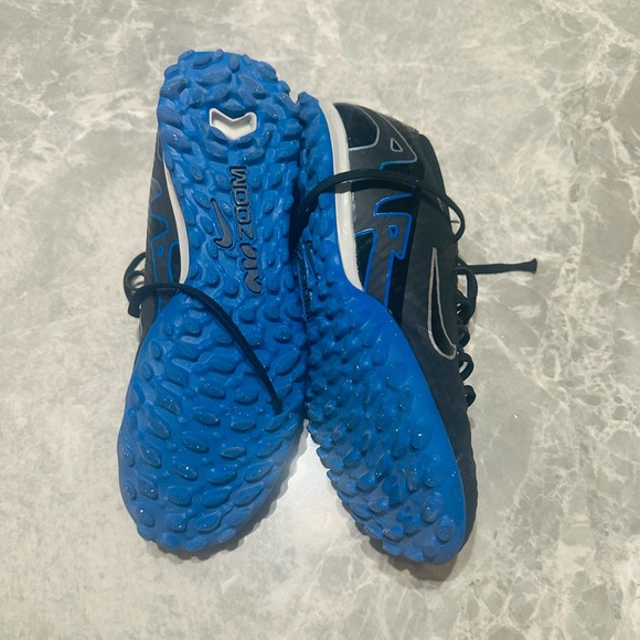Nike Black and Blue Soccer Cleats - Picture 6 of 6